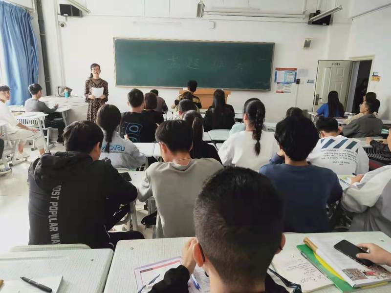 外语学院新生入学教育之一——“学风评估建设”主题班会