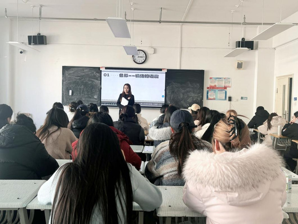 外语学院举办大学生职业规划与就业能力提升系列讲座活动