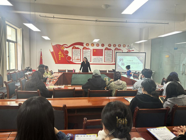 天童素质培训学校走进外语学院开展就业宣讲会